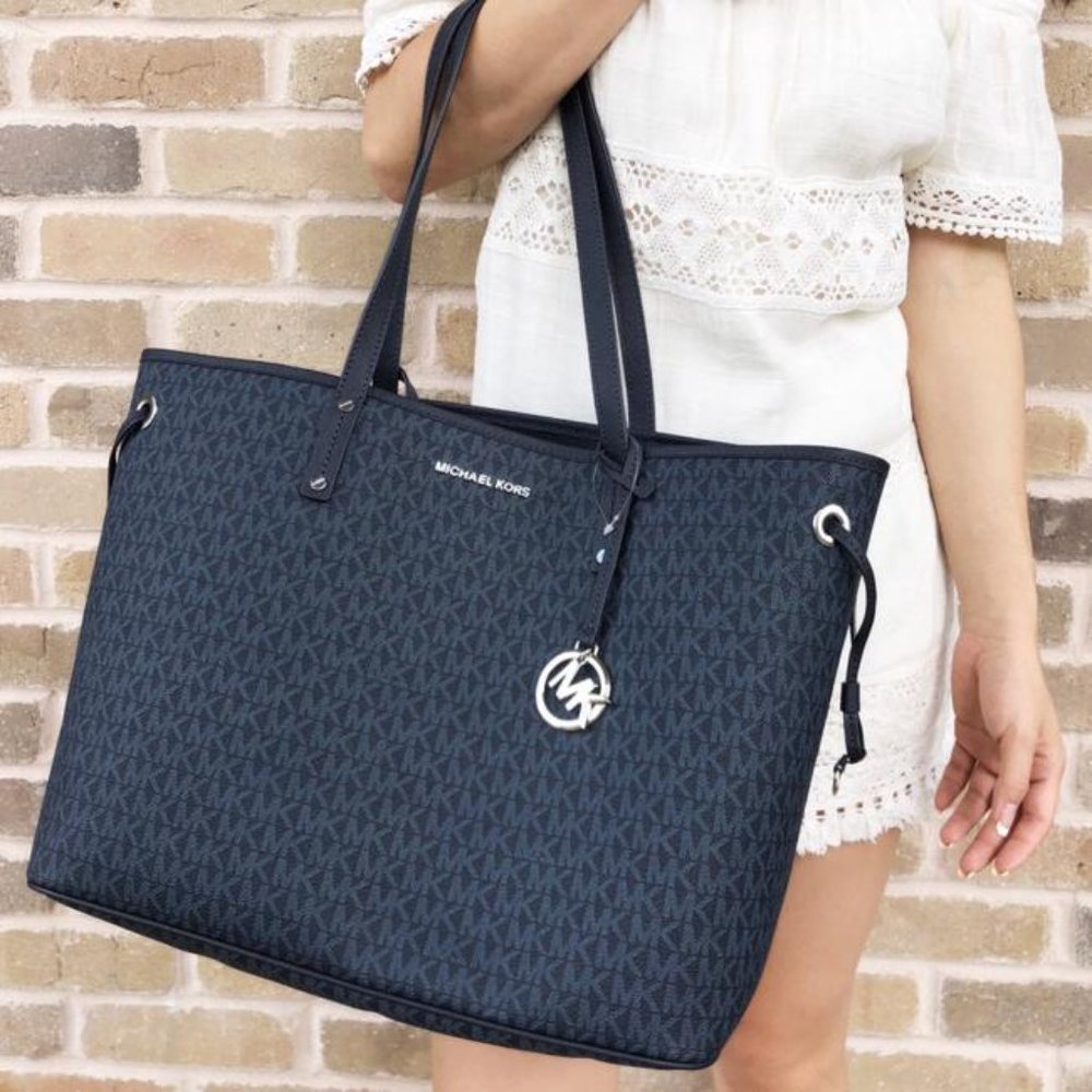 Michael Kors BUNDLE! jet set travel tote, wristlet and wallet set